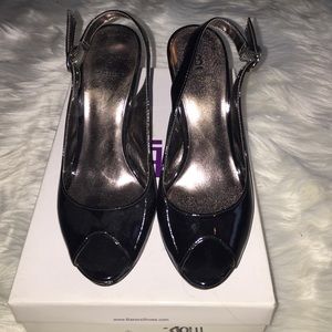 Sz. 7 Bakers black patent leather peep toe sling