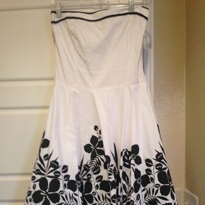 Strapless black and white dress