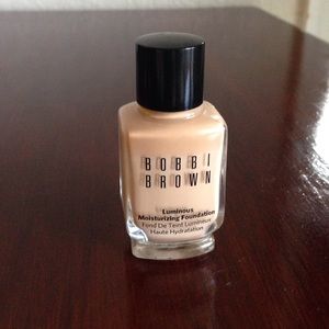 Bobbi Brown Luminous Moisturizing foundation