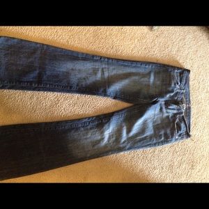 🌟bundle 🌟7 jeans and skull shoes