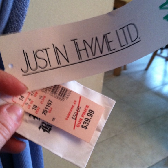 Dress - Picture 3 of 4