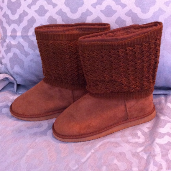 Brown Boots - Picture 3 of 4
