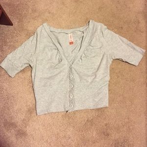 Short sleeved light gray cardigan