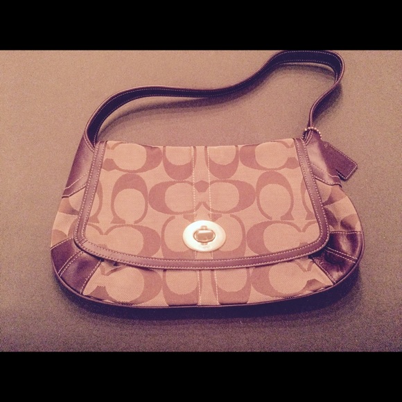 Coach Signature hobo. Brown with plum leather - Picture 1 of 2