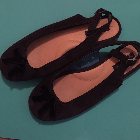 Comfy navy blue Flats!