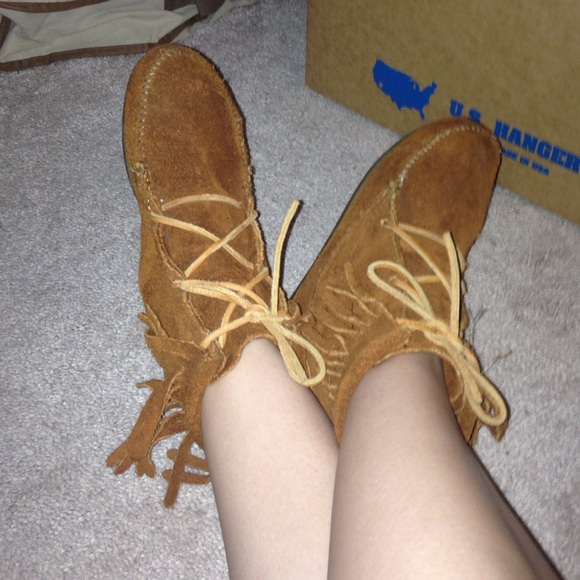Minnetonka brown moccasins
