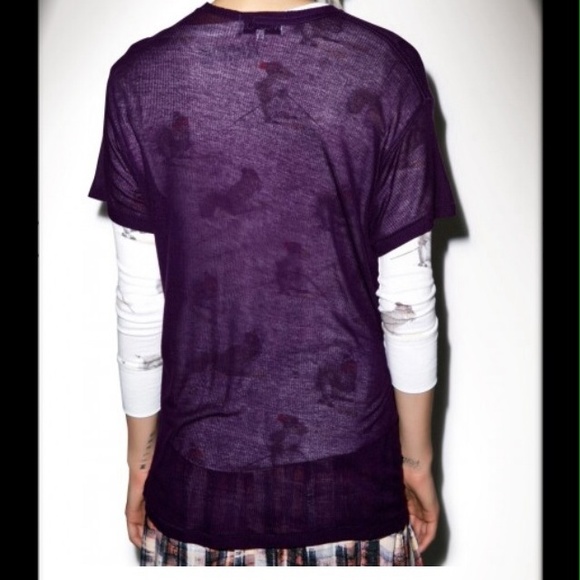 β€οΈWildfox  Baby Russell Wrecked Crew Neck Tee - Picture 3 of 4