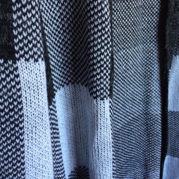 Plaid Cardigan - Picture 4 of 4