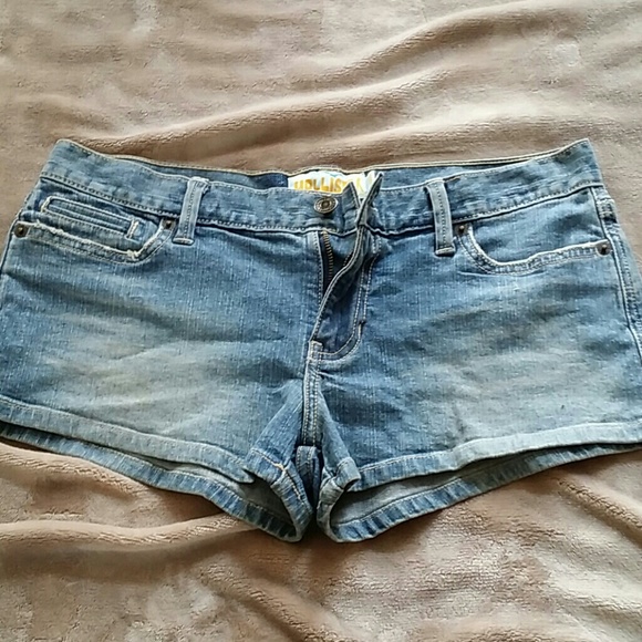 **SALE**♡♡ LIKE NEW Hollister shorts