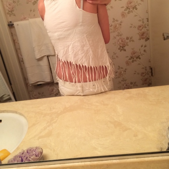 Distressed tank top - Picture 2 of 3