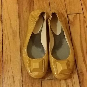 Brazilian flats, mustard sz 6