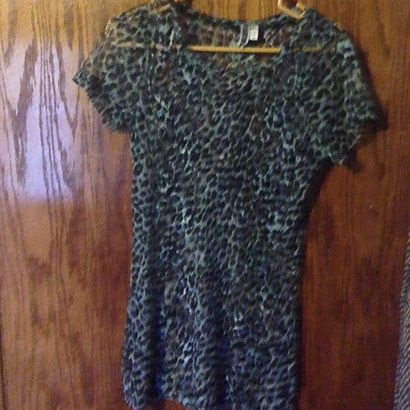 BKE Turquoise Cheetah Buckle Top