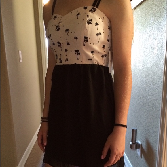 Volcom dress - Picture 4 of 4