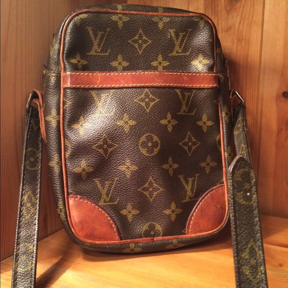 Vintage Cross Body Louis Vuitton bag.