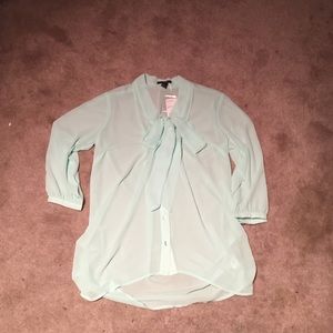 Woven shirt. Mint color