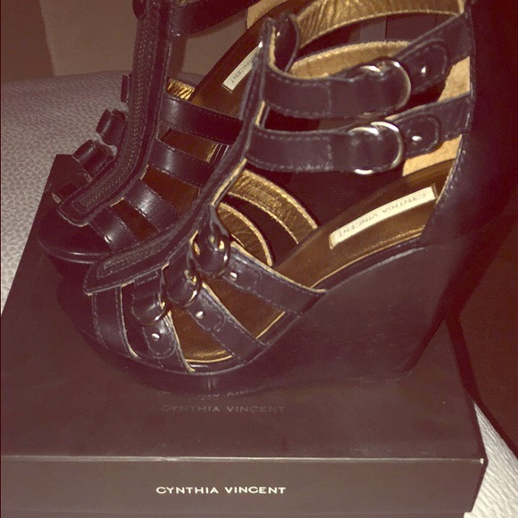 Cynthia Vincent Jagger Black Wedge 8