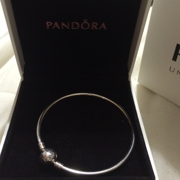 ✋⛔️reserved⛔️✋Pandora charm bracelet