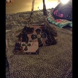 Pink camo handbag with matching wallet mossy oak