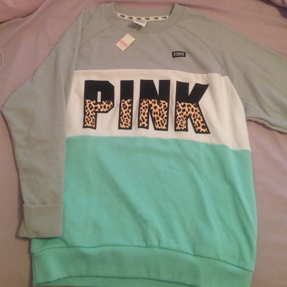 NWT PINK VS SWEATSHIRT W POCKETS SIZE SMALL