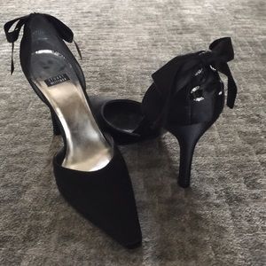 Stuart Weitzman Elegant Black Bow Heel/pump sz 6.5