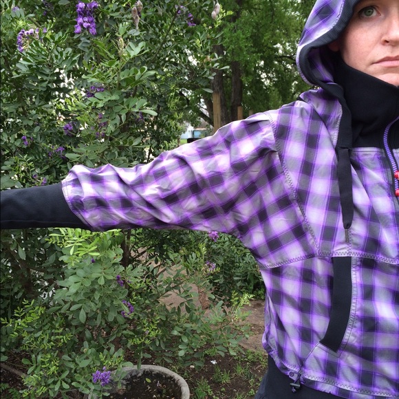 LuluLemon Plaid ponytail hood pullover jacket - Picture 2 of 4