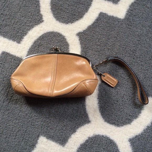 Coach clutch tan