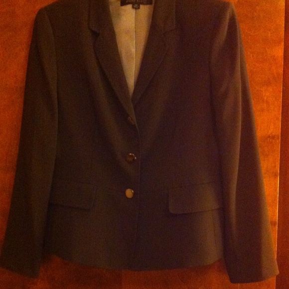 New ladies 2 piece Anne Klein suit