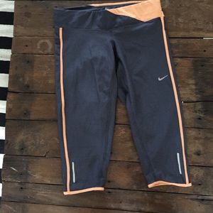 Nike Womens cropped drift workout pants