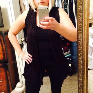 F21 black thin knit vest