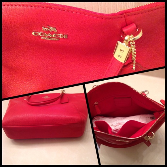 🔴SOLD🔴✨COACH PEBBLED LEATHER SMALL KELSEY BAG✨
