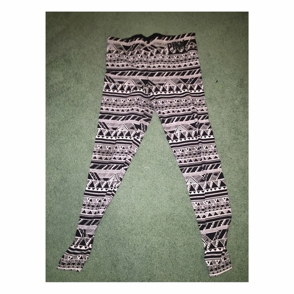 Tribal print leggings