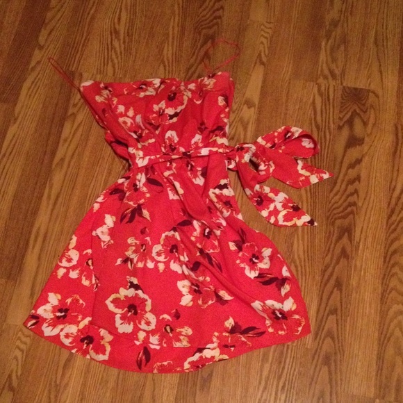 Dress - Picture 1 of 2