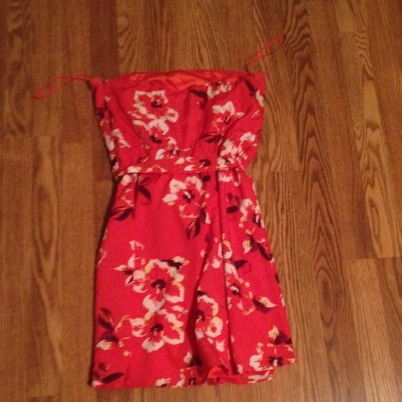 Dress - Picture 2 of 2