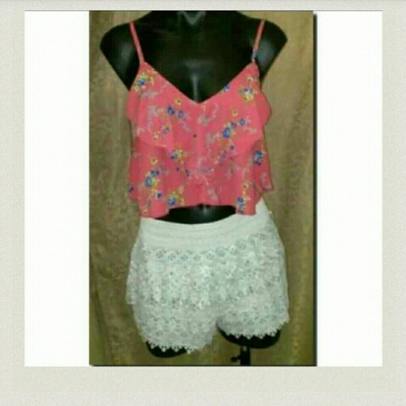 🆕 Pretty floral crop top - Picture 3 of 4