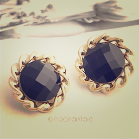 Vintage black and gold earrings