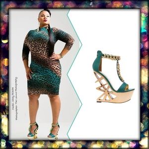 Cute teal n gold heels!