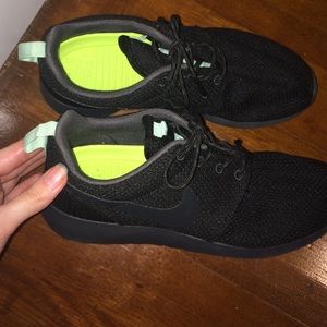 Roshes size 7
