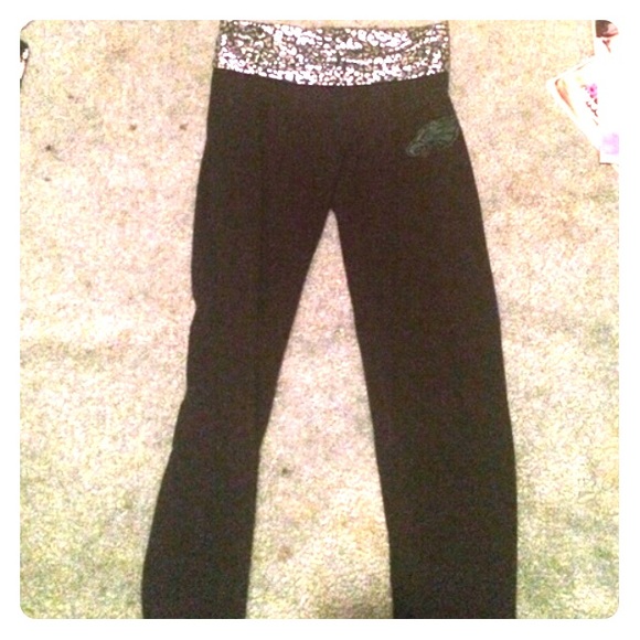 Victoria Secret Eagle Yoga Pants!