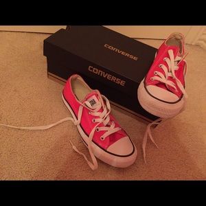 hot pink converse!