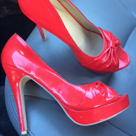 SOLD! 👠Heels