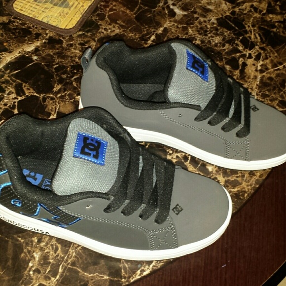 Price cut! New! Dc shoes size 6.5 boys