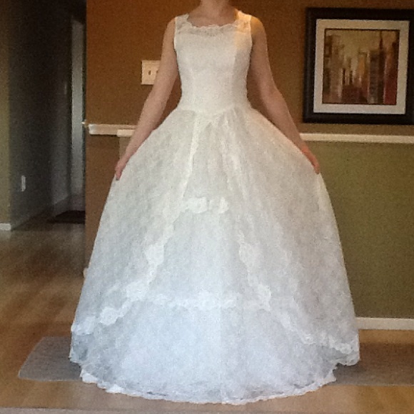 Lace wedding dress