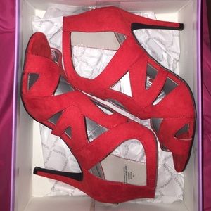 👠Red Open toe pumps 👠