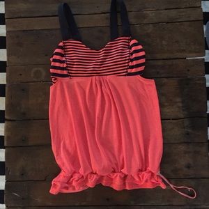Lululemon workout tank w/attached bra