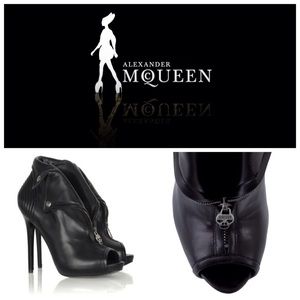 Alexander McQueen Faithful Skull Zip Booties EUR39