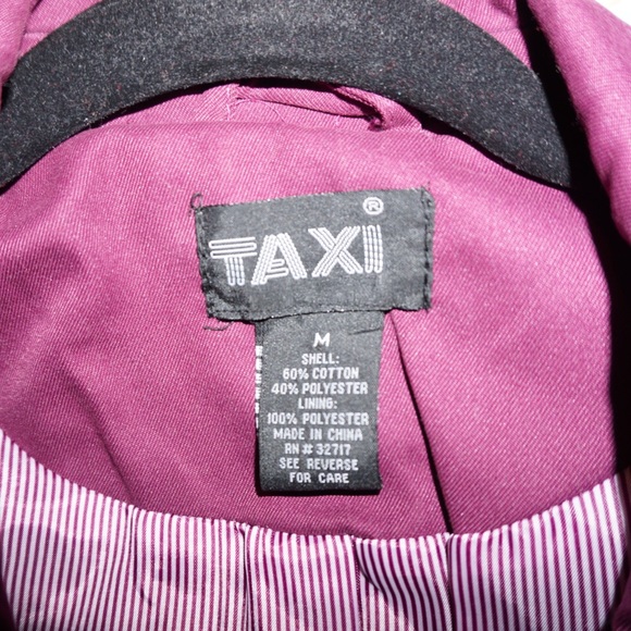 ❌SOLD❌ Raspberry Feminine Fitted Flirty Blazer - Picture 3 of 3