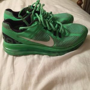 Green Nike tennis shoes