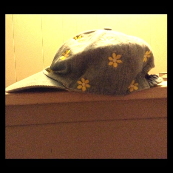 Cute vintage Jean daisy cap