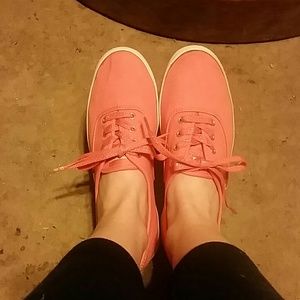 MAKE AN OFFER....coral keds