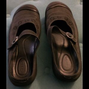 Closet closed for vacation until 5/10